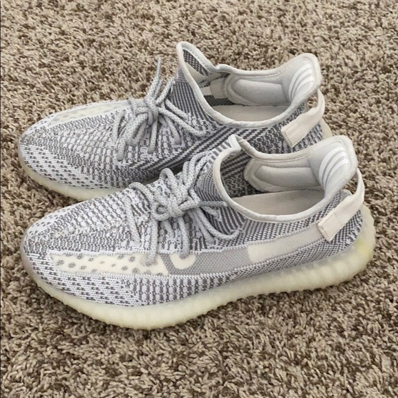 Men’s YEEZY 350 V2 non reflective static shoes - Picture 1 of 12